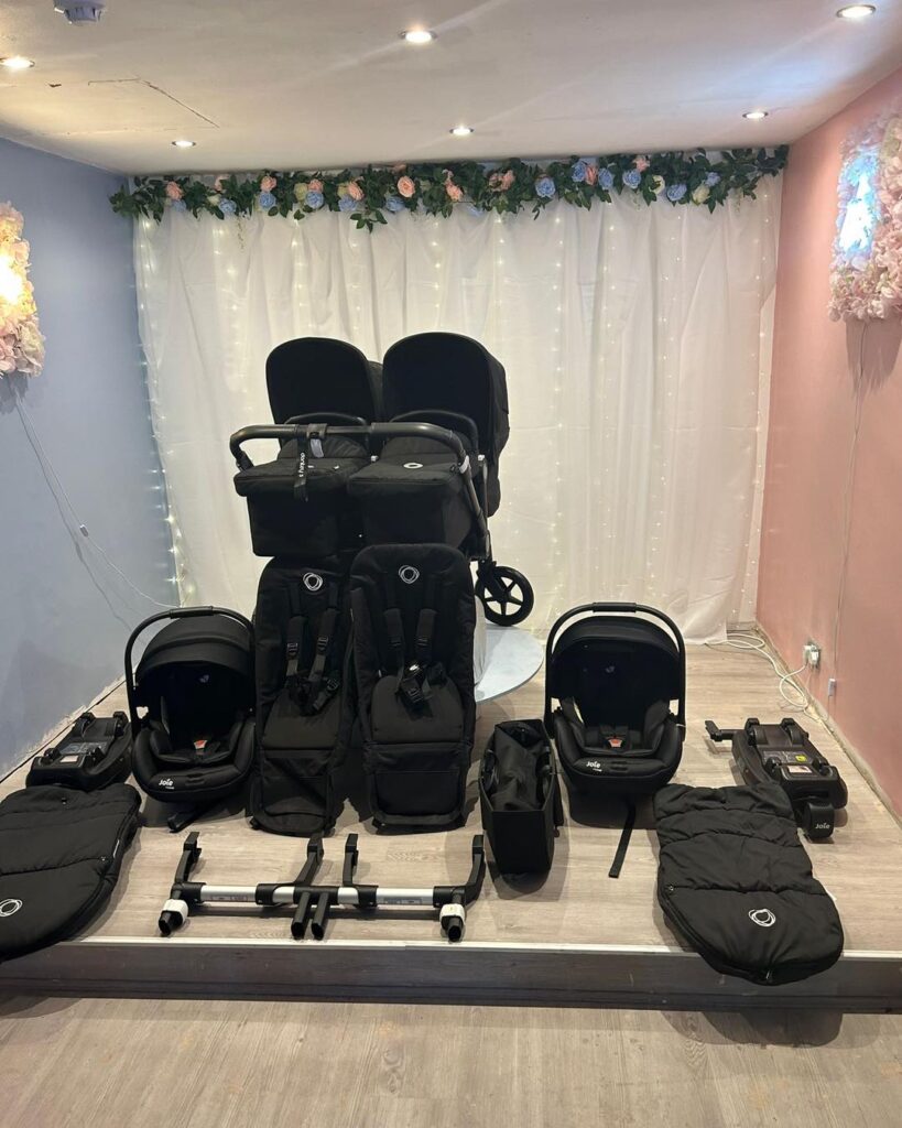 Bugaboo Donkey 5 - Twin - All Black Full Bundle set Up